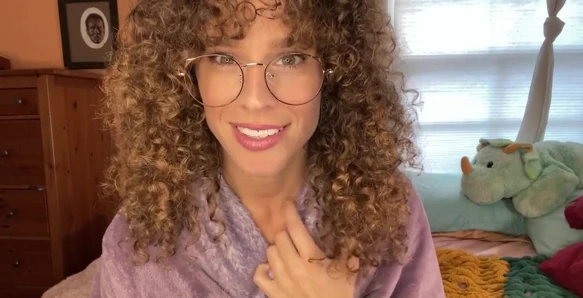 Üvey anne üvey oğullarının en iyi arkadaşıyla sikişiyor!! "Sikini aklımdan çıkaramıyorum" diye itiraf etmeliyim. Aman tanrım lütfen tuhaflık yapma!