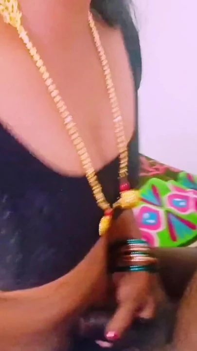 Hintli hizmetçi seksi. En iyi oral seks. Telugu edepsizce konuşuyor. | Klip 1