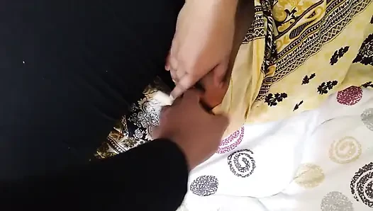 Hintli ateşli ve edepsiz depalli teyze otel odasında iş arkadaşıyla sikişiyor