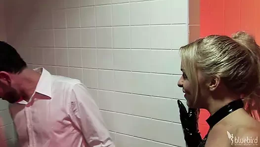 Susie tuvalette kullanılır