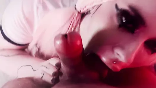 Bu azgın sürtük sikimi emiyor ve ben onun kedi içine boşalmak - pechgardens