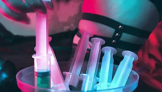 Ayak fetişi ve külot doldurma iri güzel kadın cadılar bayramı fantezisi