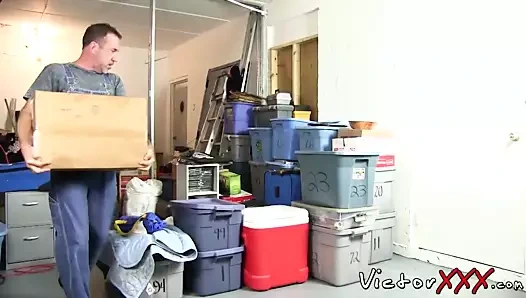 Eski güzel damızlık şimdiye kadarki en şişman fındık büstü için seks oyuncağı kullanma