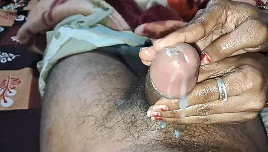 Hintli yengenin ağzına boşalıyor - derleme