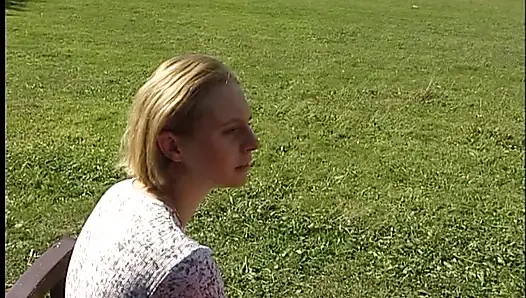 Dehors avec mon copain et ma meilleure amie
