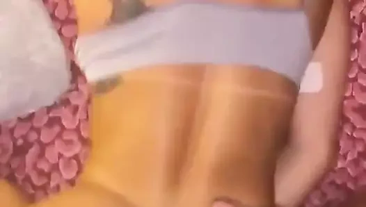 Travesti sürtük boşalıyor