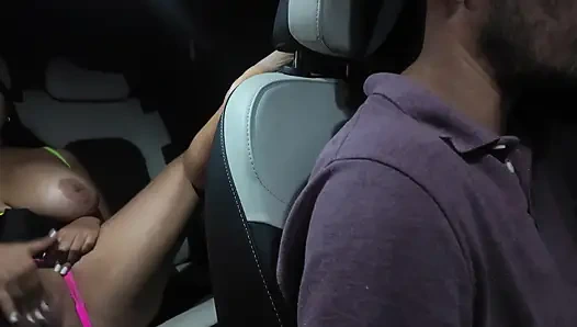 Uber Sürücüsü Beni Beni Becerdi Ve Araba Kullanırken Boşaldı - Lalucero