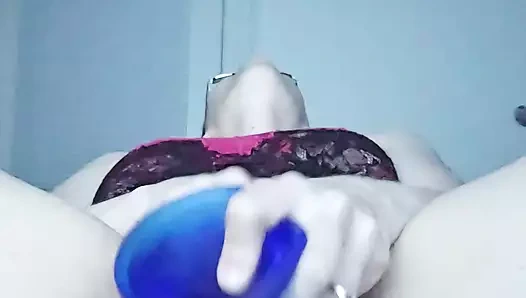 Naughtyaleena 10 inçlik uzaylı dildoyla amını çok sert boşaltıyor