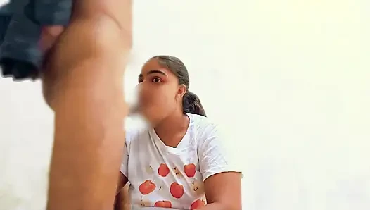 Hintli üniversiteli kız sınıf odasında öğretmenle sevişiyor ve seks yapıyor xxx video
