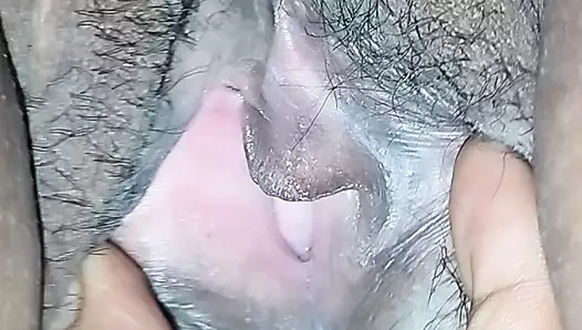 Hint kız dokunur pembe kedi