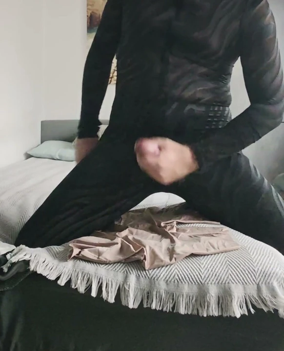 Catsuit içinde boşalma
