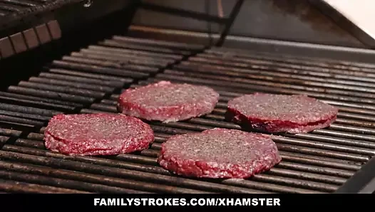 Familystrokes - seksi MİLF katıldı üvey oğlu &amp; kızı üçlü