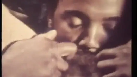 Kıllı piliç ağzına büyük siyah yarakla püskürtülür