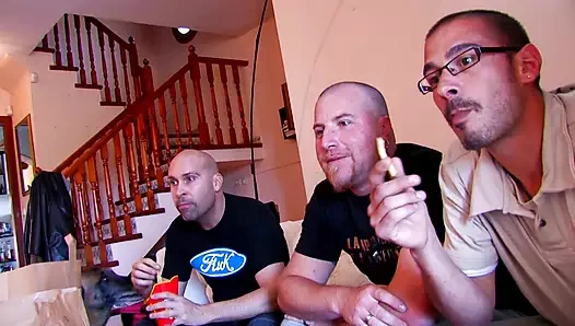 Tania genç kutu almak o derin bile içinde ona göt