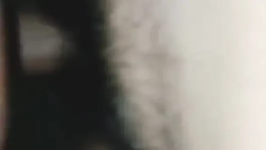 Hintli kadın banyoda sikişiyor