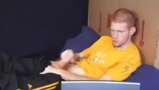 Genç Tristian banyoda sikişiyor