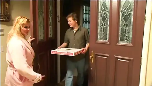 Pizzanın parasını oral seksle öde