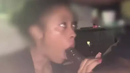 Seksi Alman kız yarak almayı seviyor