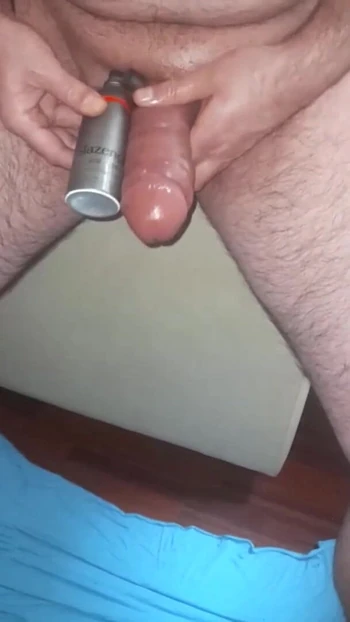 Обязательный для обмена момент от "зрелые волосатые любовники с бородатым животом трясет мой член, любовь идет"