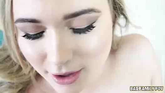 Badfamilypov - sarışın genç Alyssa Cole üvey babasından çaldığında sert bir ders alıyor