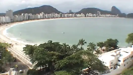 Barbara Blair yarakla derin sikişmek için büyük göğüslerini ve ıslak amcığını çıkarıyor