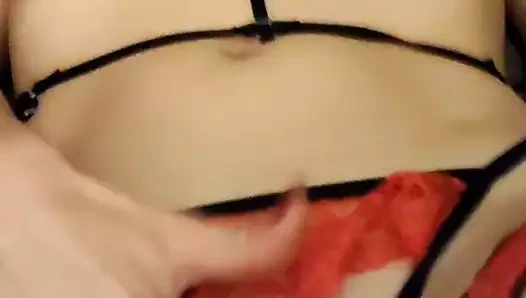 Sandalyede iç çamaşırlı sert sikiş