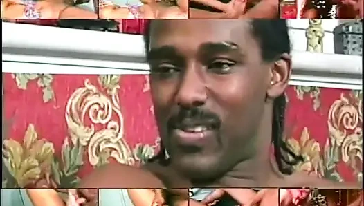 Güzel siyah ponpon kız amcığı sikiyor seks oyuncakları sikiliyor