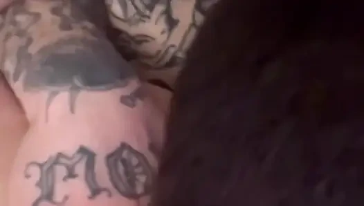 Kalın beyaz pawg çok güzel muamele görüyor