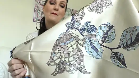 Yeni saten eşarbım boşalma isteği uyandırıyor ve zayıflıyor, eşarp 31 talimatı, Lady Victoria Valente
