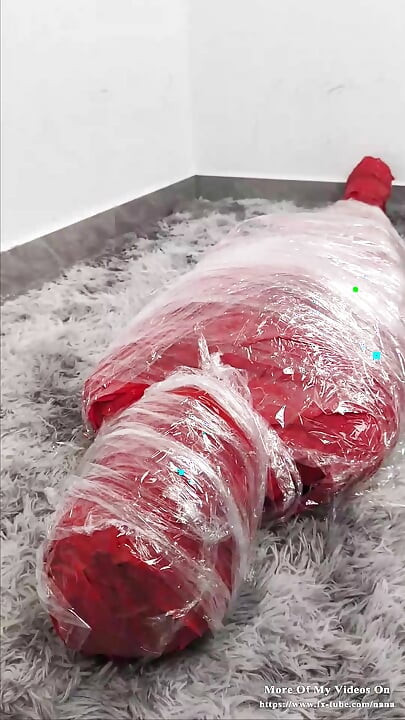 Nana zentai ve plastik 3 kat anne bondajı