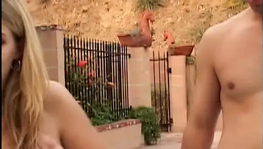 Amcığımı sert sikebilir misin?