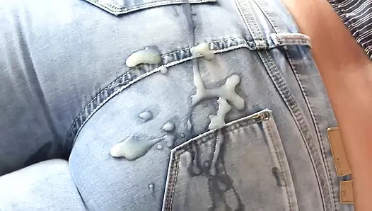 Porno film izlerken çok heyecanlandım ve mastürbasyon yapıyorum, kocamın arkadaşı her şeyi kaydediyor