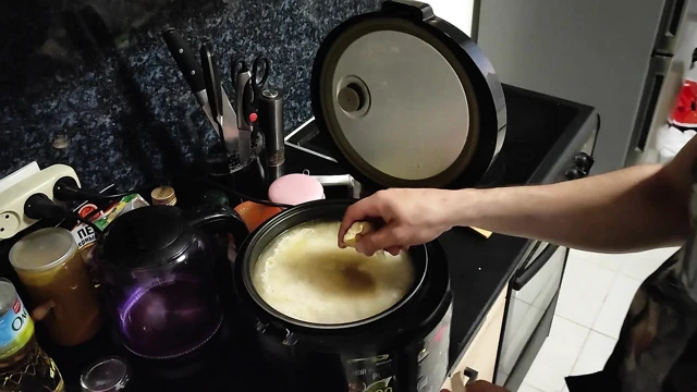 Çok soğutuculu genç kızdan pilav