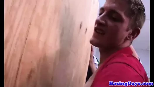 Gloryhole twink hazed ve Assfucked