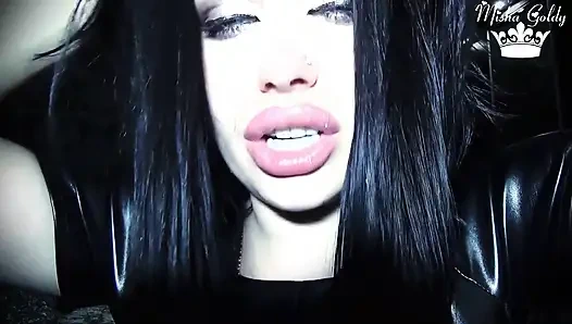 Seksi cadının boğazının içine boşal ve yutul, fetiş!