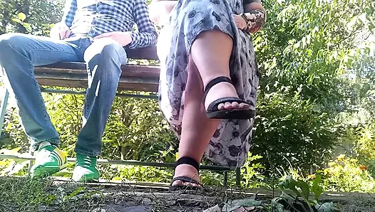 Sürtük kayınvalidemin bacakları açık sokaktaki davetkar deliği