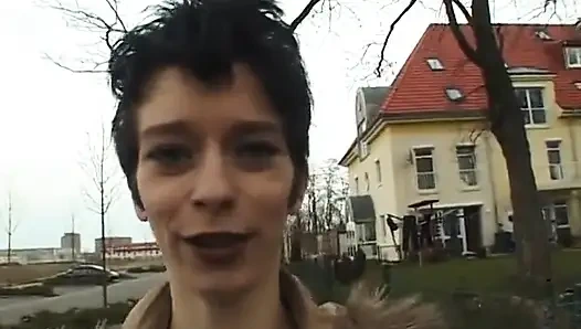 Susi 45, orta yaşlı seksi kadın evde tek başına oynuyor nostaljik