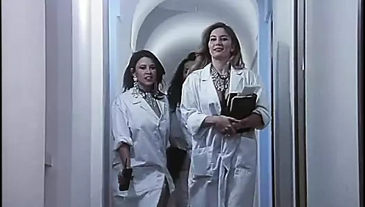 Doktor Moana ve üniversiteli sürtükleri bu azgın yaraklar için doğru tedaviye sahip