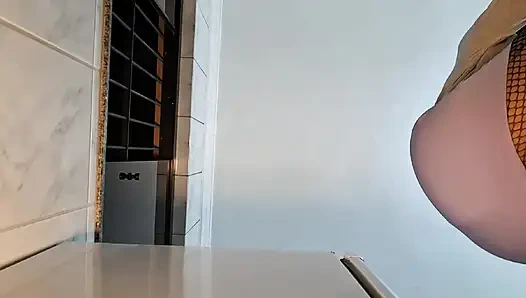 İcra kurulu başkanı ofiste tokatlandı ve götünü siktirdi.