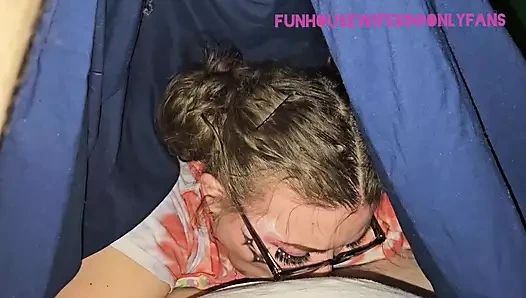 İyi kız gibi yutma ile daha fazla derleme oral seks için hazır