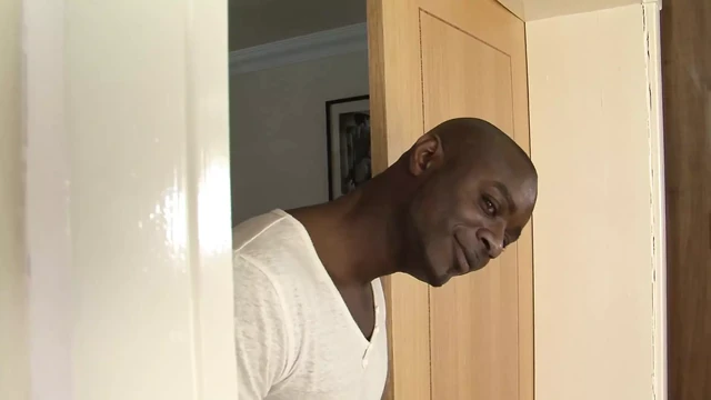 Британскую милфу жестко трахнули