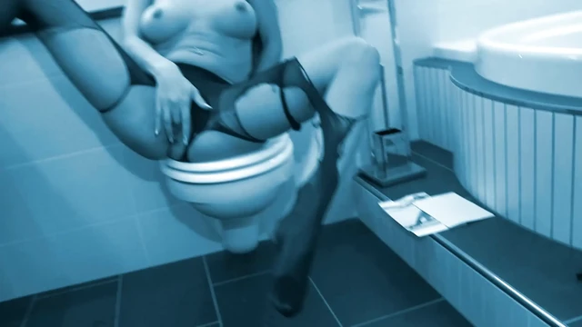 Милфа сосет мой член в машине