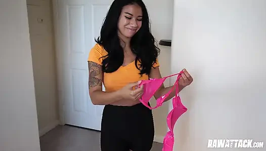 Yaramaz hatun Ameena Green azgın adama amını sunuyor