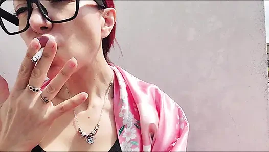 Возьми минутку, чтобы разорваться со мной, пока я чувственно курит