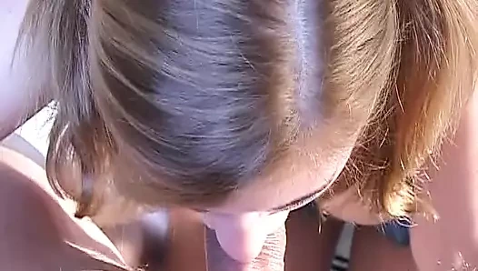 Büyük memeli Alman bebekle ateşli gırtlağına kadar sikiş ve anal seks