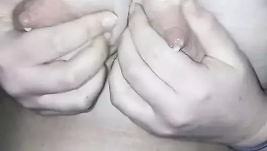 Büyük memeli sürtüğü sağıyor