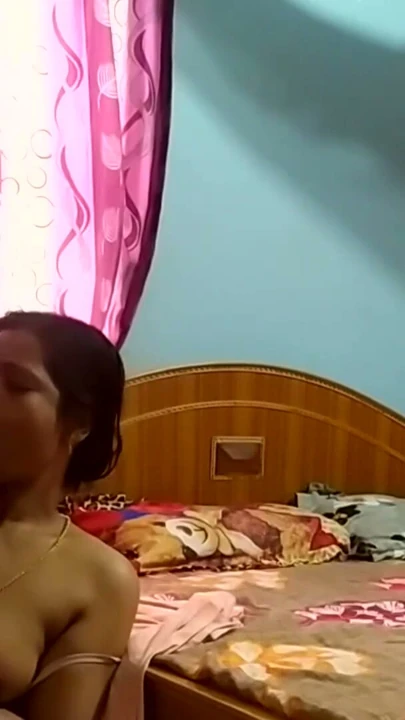 Tamil desi yenge x videosunda xmaster ile Hintli seks yapıyor | Klip 1