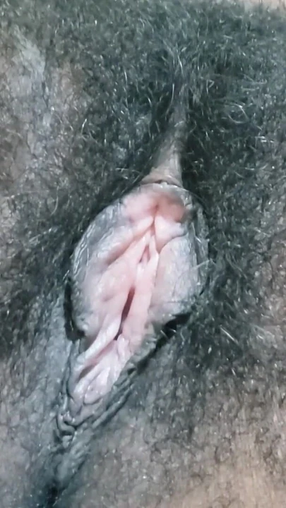 Ateşli pembe kıllı amcıklı orta yaşlı seksi kadın ile baştan çıkarıcı | Klip 1
