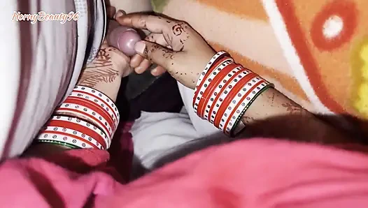 Hintli kadın büyük götten sikişiyor