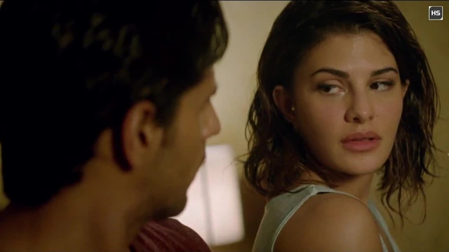 Jacqueline fernandez sıcak öpüşme sahneleri 1080p